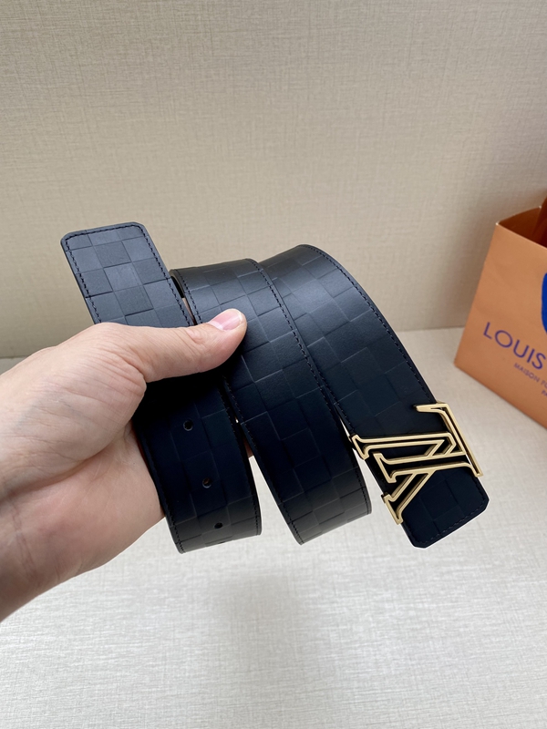 激安ルイヴィトンベルト着用イメージ